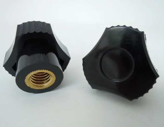 Knurled grip triangle knobs #0921